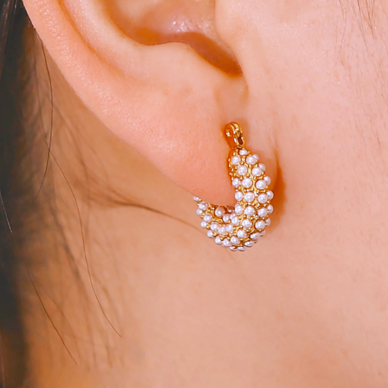 Nanda Pearls Hoops