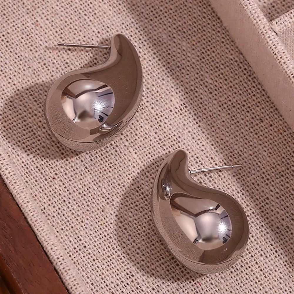 Water Drop Stud