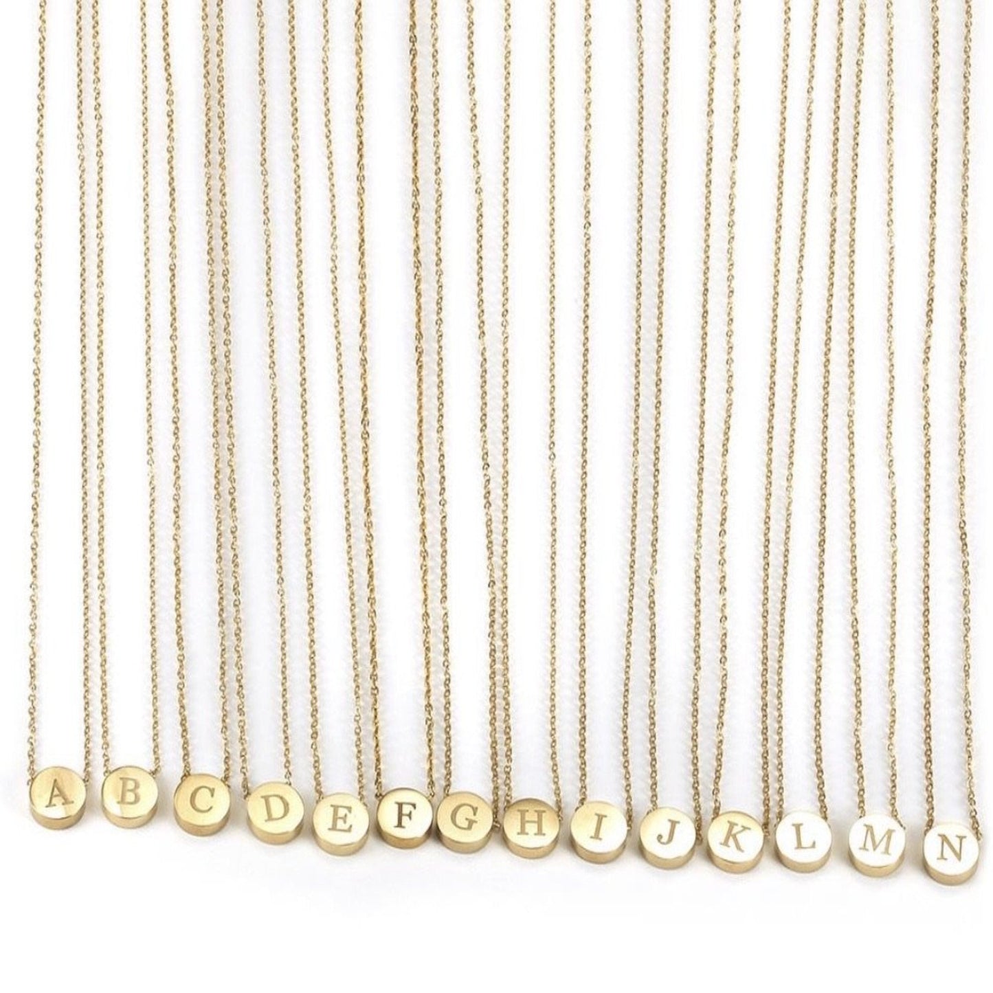 The most gorgeous inicial necklace