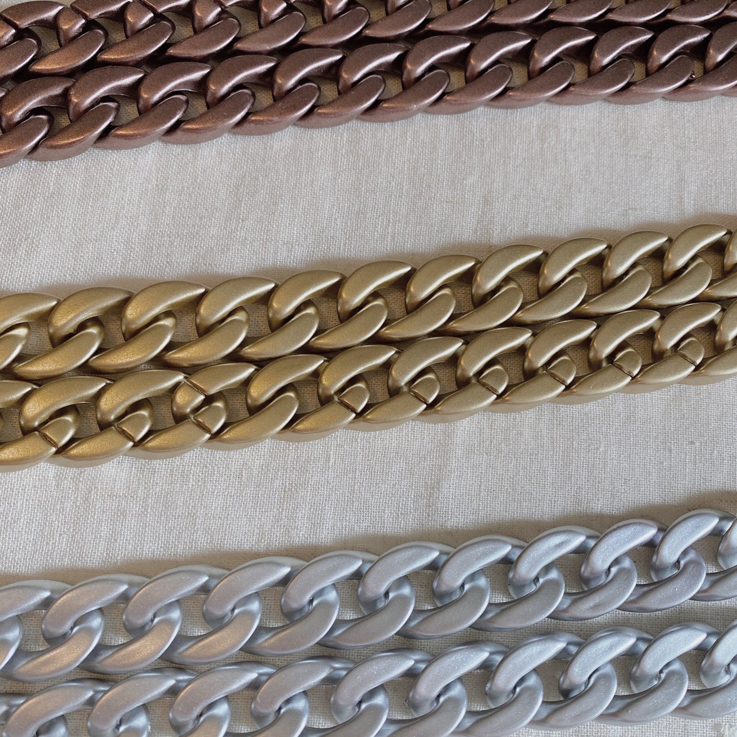 Matte Face Mask Holder