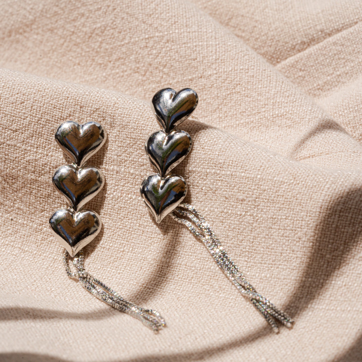 Lola 3 Hearts Earring